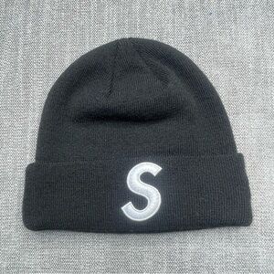 SUPREME X NEW ERA BEANIE Black